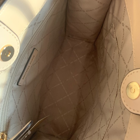 Michael Kors Mercer Medium Shopper Crossbody Buff - Picture 4 of 5